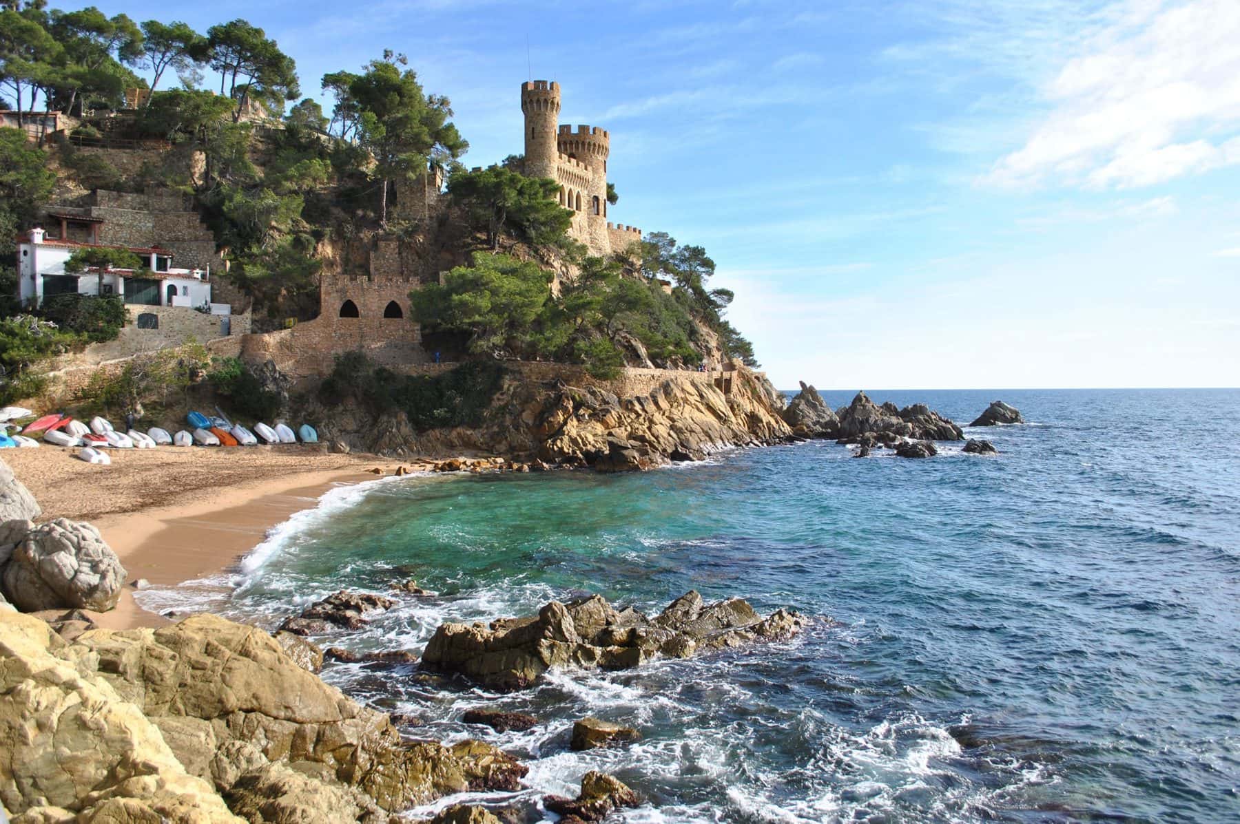 Castell d'en Plaja sobre la cala de Lloret de Mar, gestión de alquiler vacacional con Winahost